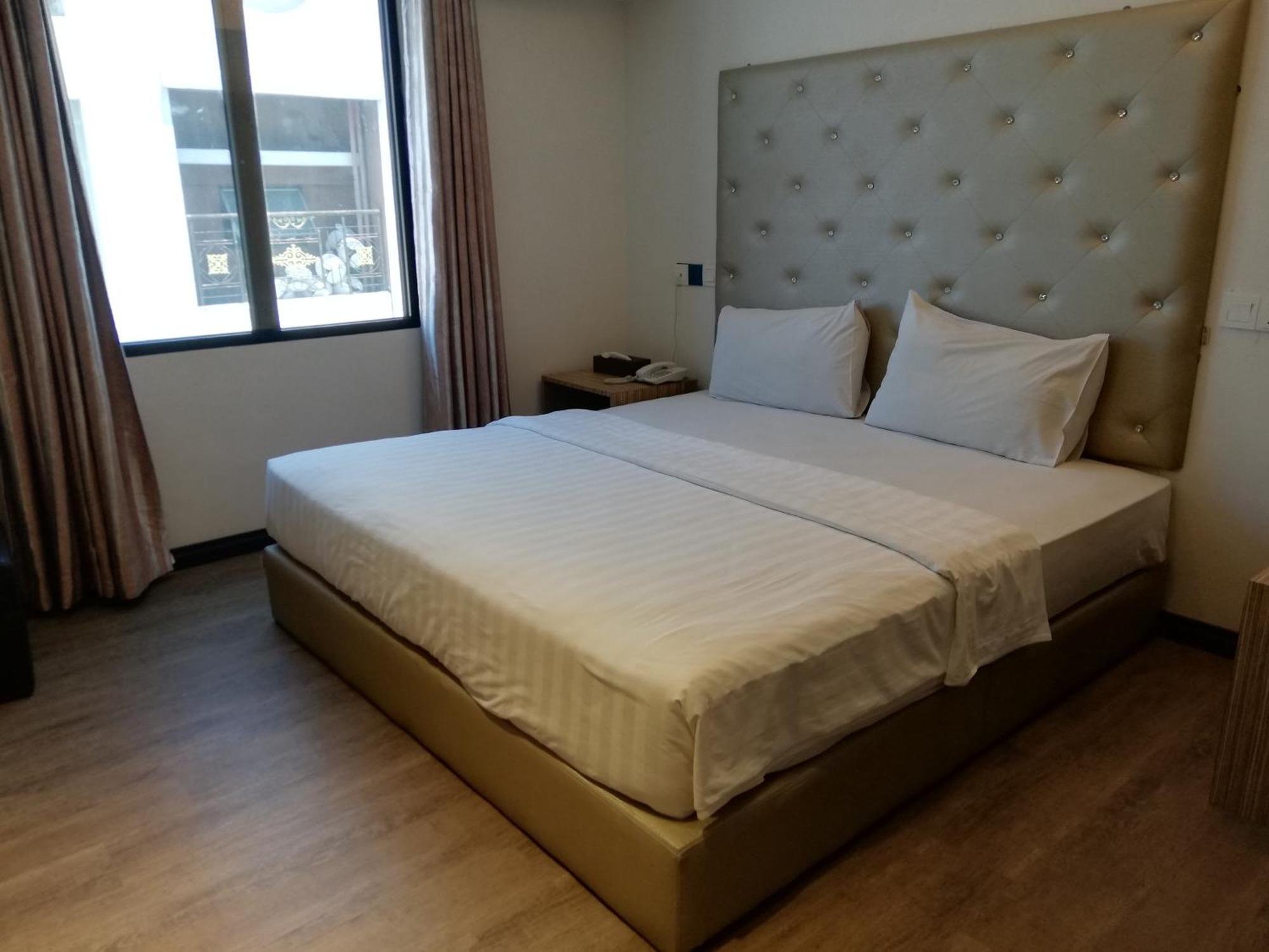 Ease Hotel Kota Kinabalu Exterior photo